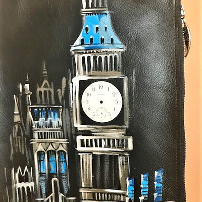 LONDON Wristlet